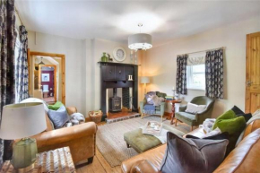 6 - Central Location - Entire House - Free Parking